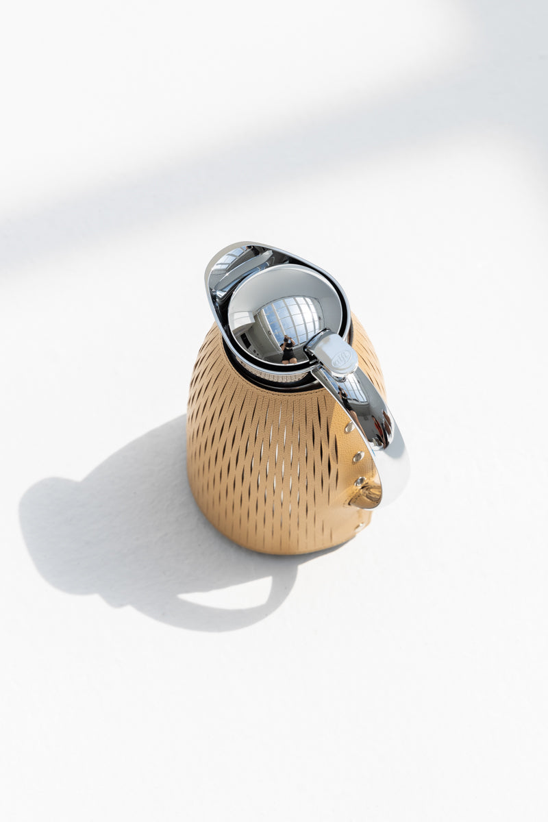 Janine Carafe Medium