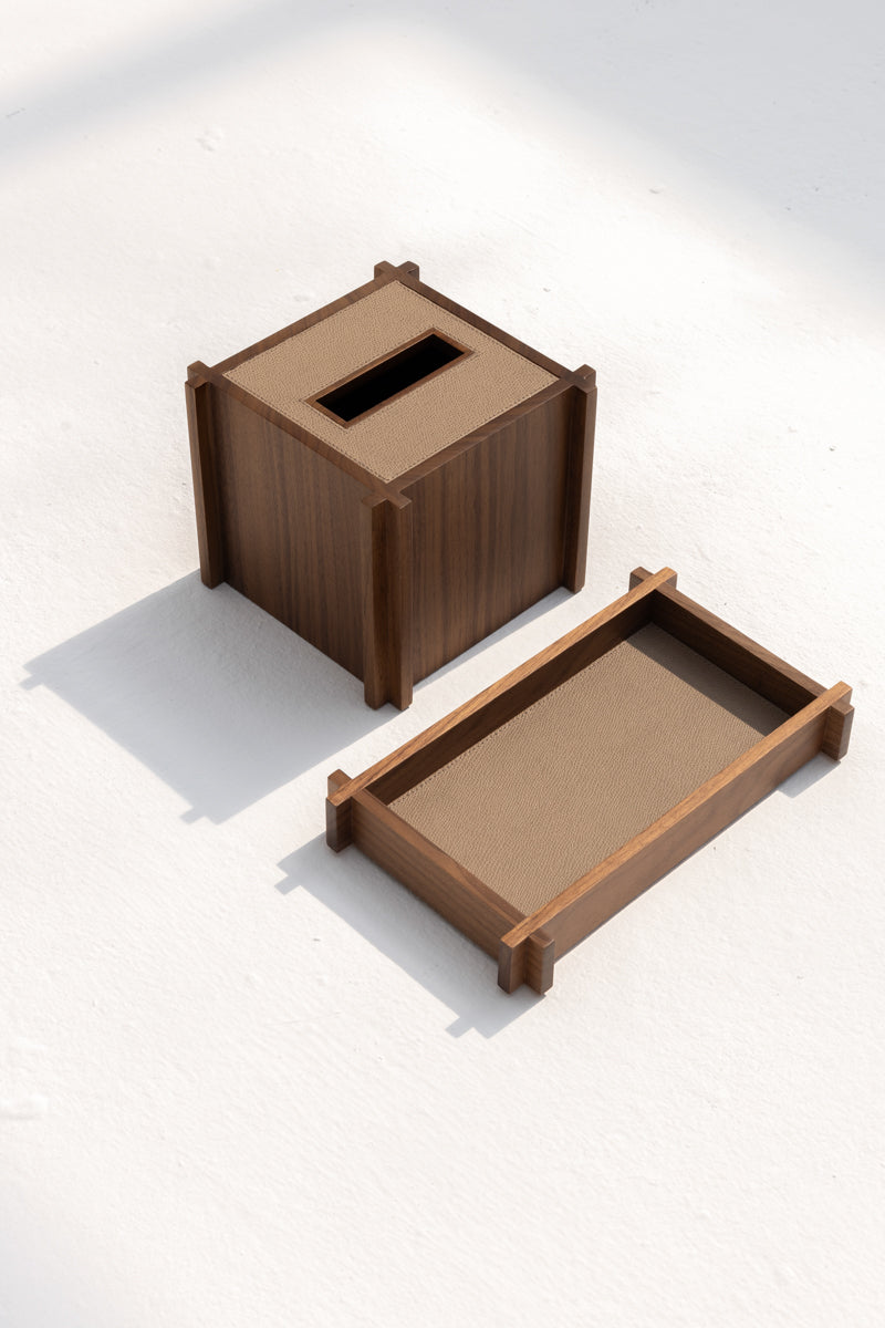 STRUCTURA LEATHER & WOOD TISSUE HOLDER