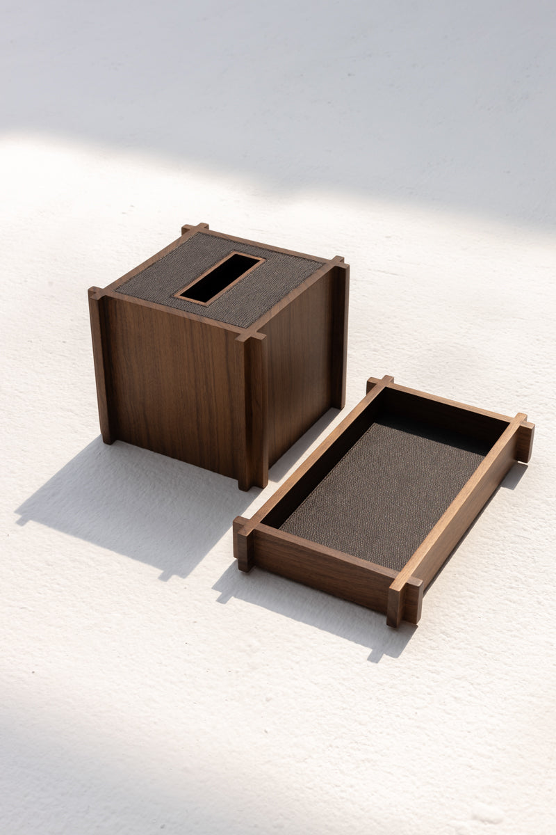 STRUCTURA LEATHER & WOOD TISSUE HOLDER