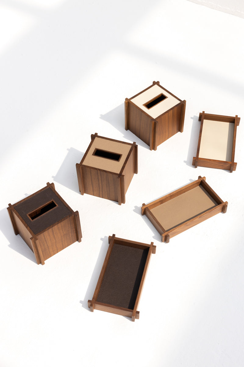 STRUCTURA LEATHER & WOOD TISSUE HOLDER