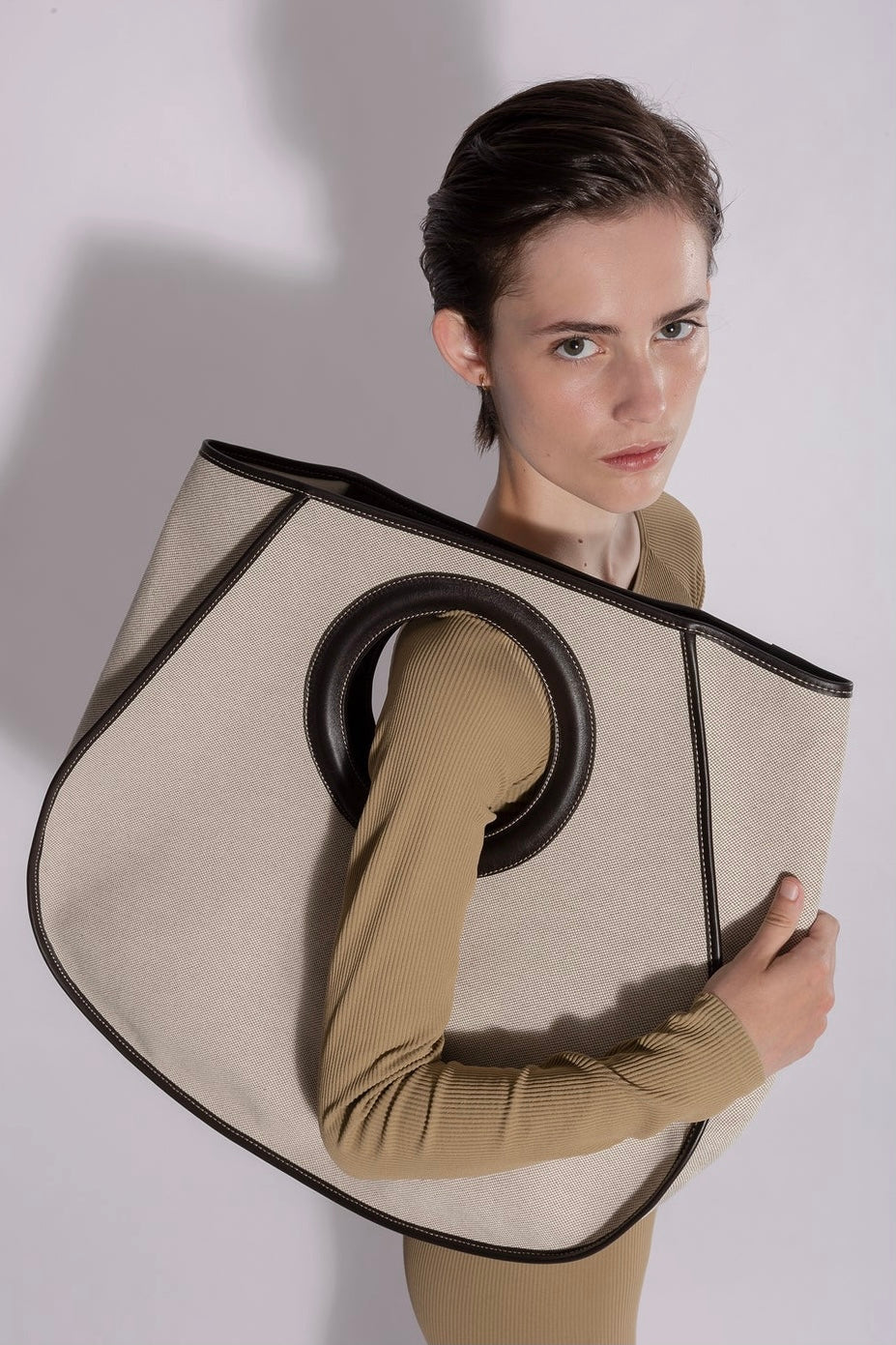 Roda L Canvas Tote Bag